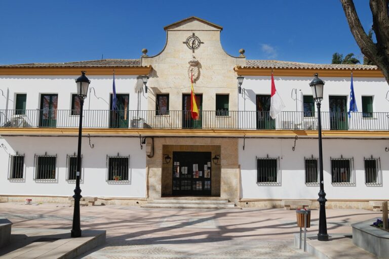 El Ayuntamiento de Argamasilla propondrá la condecoración de dos agentes de la Policía Local