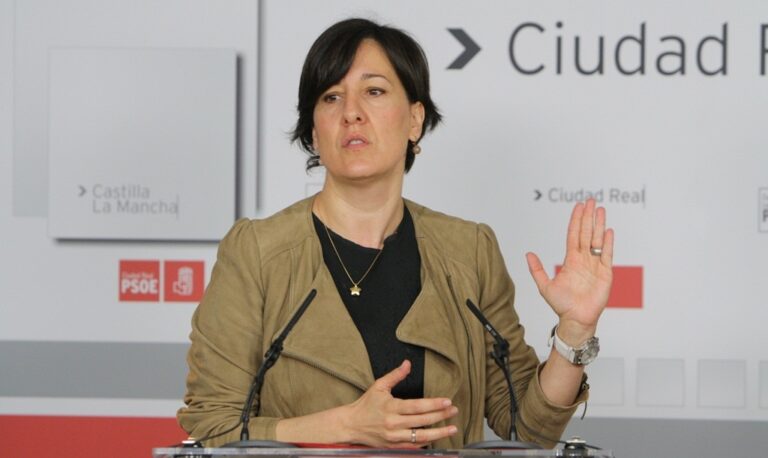 Blanca Fernández: “Al PP no le gusta que comparezcan los consejeros y las consejeras porque la transparencia le da urticaria”
