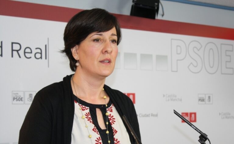 Blanca Fernández vuelve a pedir un pacto para solicitar a la Junta un plan de empleo