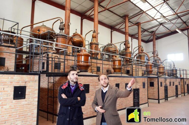 Tomelloso acoge la mayor destilería de toda La Mancha