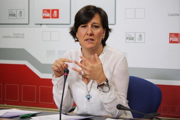 El PSOE pide a la Junta y las diputaciones del PP un programa urgente de becas-comedor