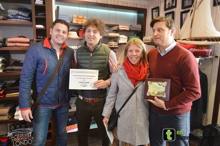 La alcaldesa entrega los premios del II Concurso de Escaparatismo Navideño de Tomelloso