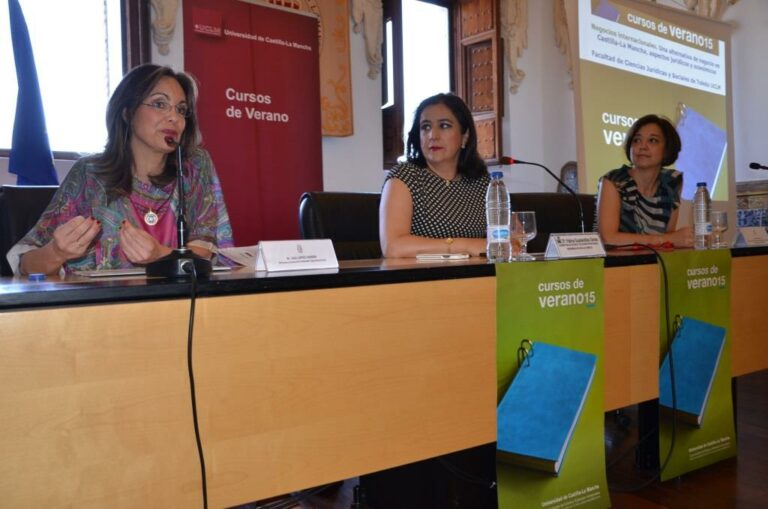 La Fundación Caja Rural CLM y la UCLM promueven el negocio internacional como alternativa al desarrollo