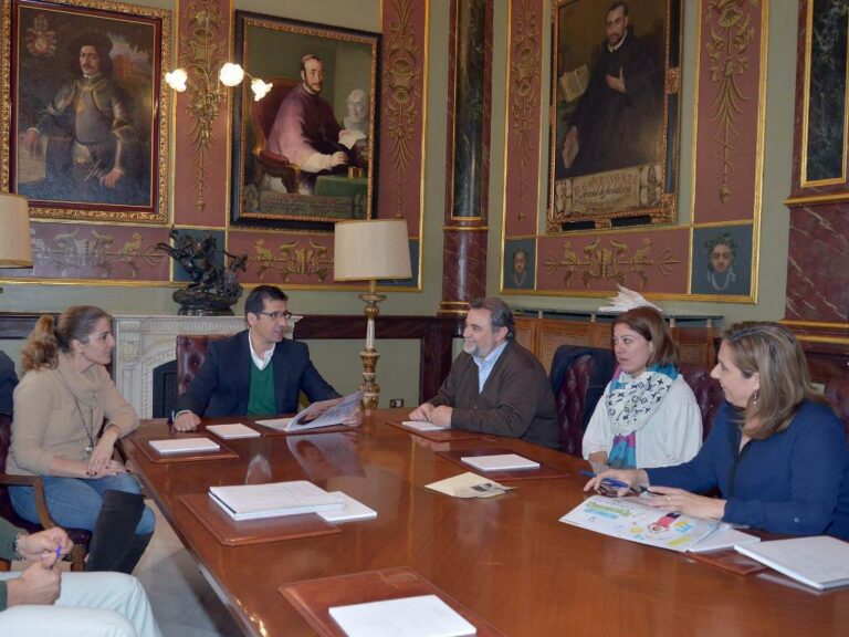 Caballero recibe a los directivos de Down Ciudad Real Caminar