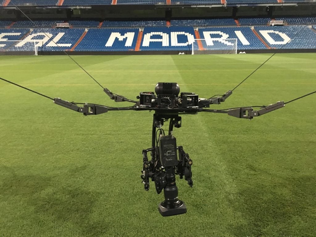ANRO fabrica y monta las estructuras de soporte de las cámaras aéreas en los principales estadios de fútbol