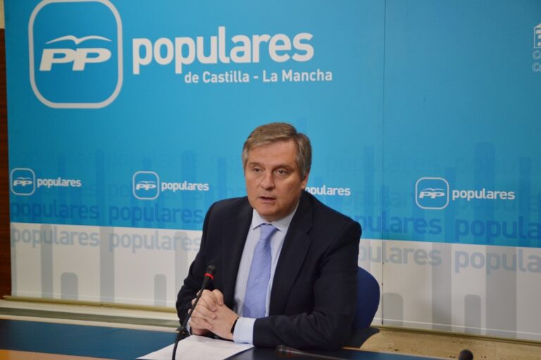 El PP responde a Sánchez que lo importante de un responsable político es “que sea trabajador, no como Page”