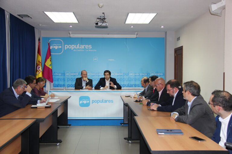 El PP afirma que: “Page no presenta los Presupuestos regionales porque va a subir los impuestos”