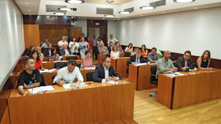 Aprobada la creación de 13 comisiones parlamentarias en las Cortes de C-LM
