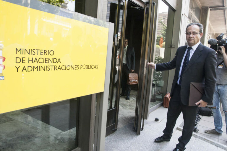 El consejero de Hacienda y AAPP asiste al Consejo de politica Fiscal y Financiera