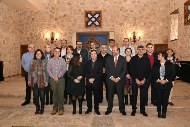 La Junta va a reestructurar el servicio de transporte de viajeros en la región para contribuir a mejorar el medio rural