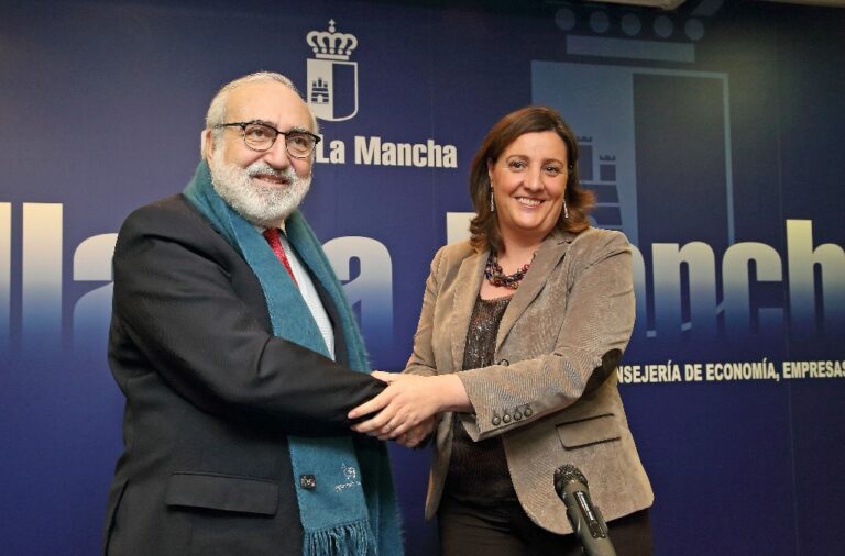 La Junta fomentará la formación y el autoempleo de casi 1.400 personas, en colaboración con la EOI