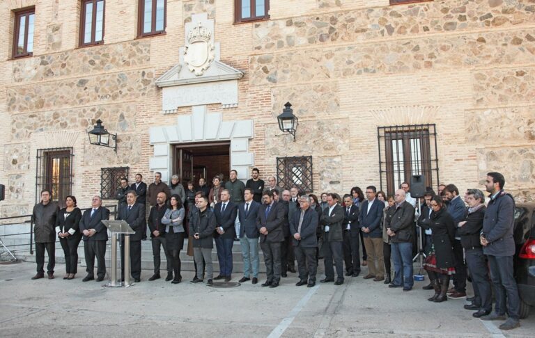 Declaración de las Cortes de Castilla-La 	Mancha 	condenando los atentados en París