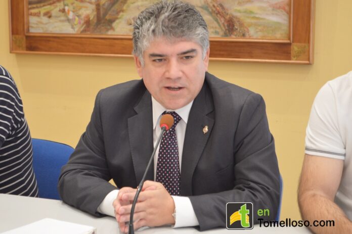 Cotillas cruce cementerio