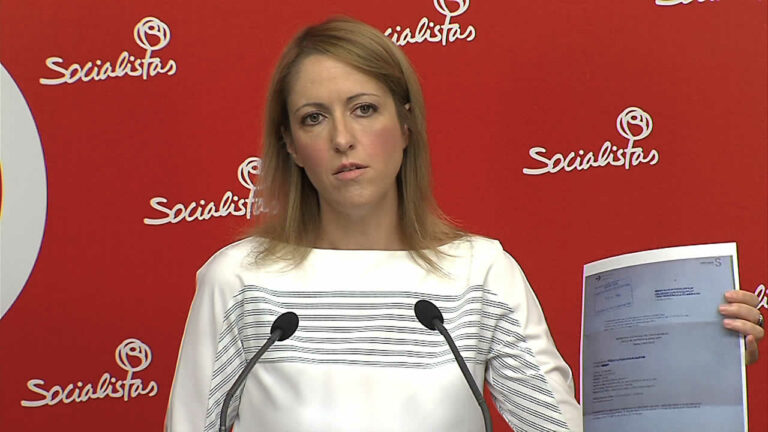 El PSOE exige ceses inmediatos tras aparecer 7000 citas medicas en cajones