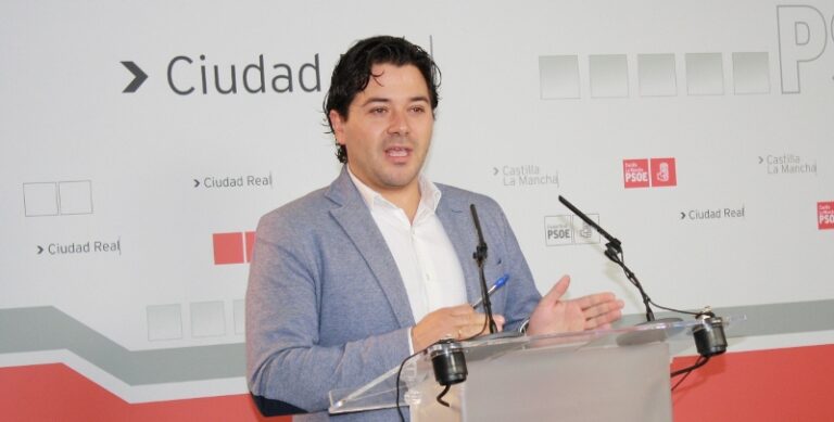 Juventudes Socialistas pone en marcha una campaña de recogida de material escolar