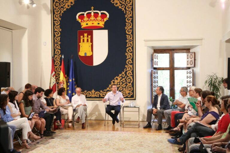 Page anuncia un mecanismo que detectará las necesidades de contratación en Urgencias para evitar que se colapsen