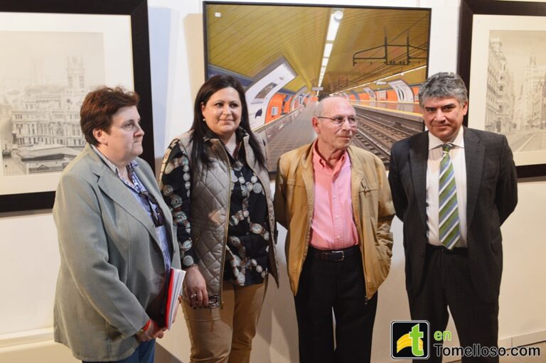 Con gran expectación, Diógenes López expone su obra en la Posada de los Portales de Tomelloso