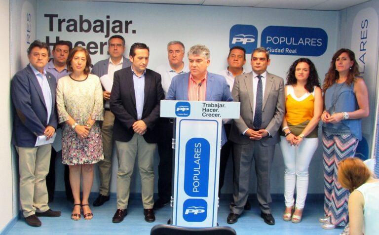Cotillas presenta a los doce hombres y mujeres que componen el Grupo Popular de la Diputación Provincial