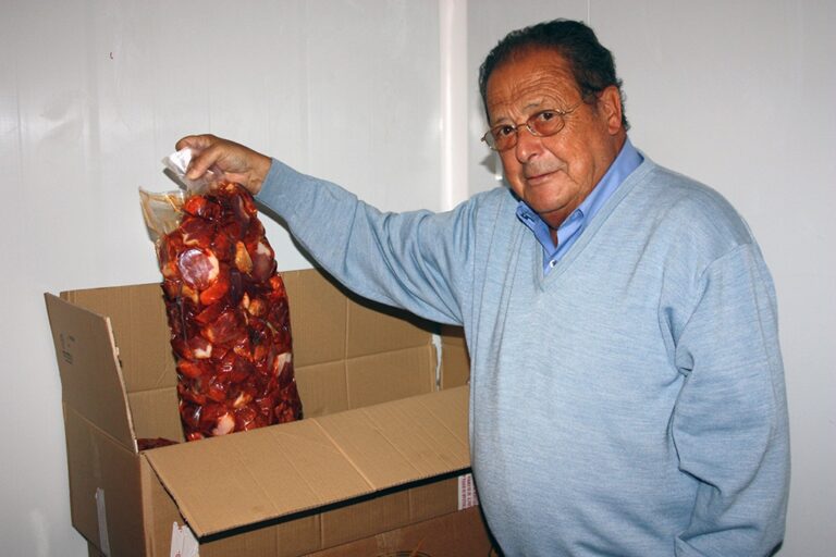 Nico Jamones dona más de 400 kilos de carne para repartirlos entre los más necesitados de la provincia