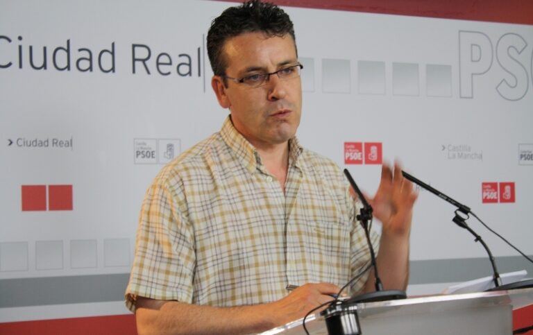 El PSOE informa a los desempleados sancionados de como poder reanudar el cobro de sus prestaciones