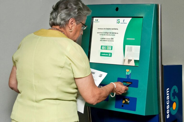 El SESCAM implanta puntos multimedia para reducir los tiempos de espera de pacientes en consultas externas