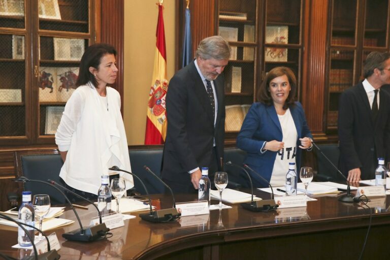 La consejera de Cultura asiste a la reunión de constitución del Pleno de la Comisión para el IV Centenario de la muerte de Cervantes