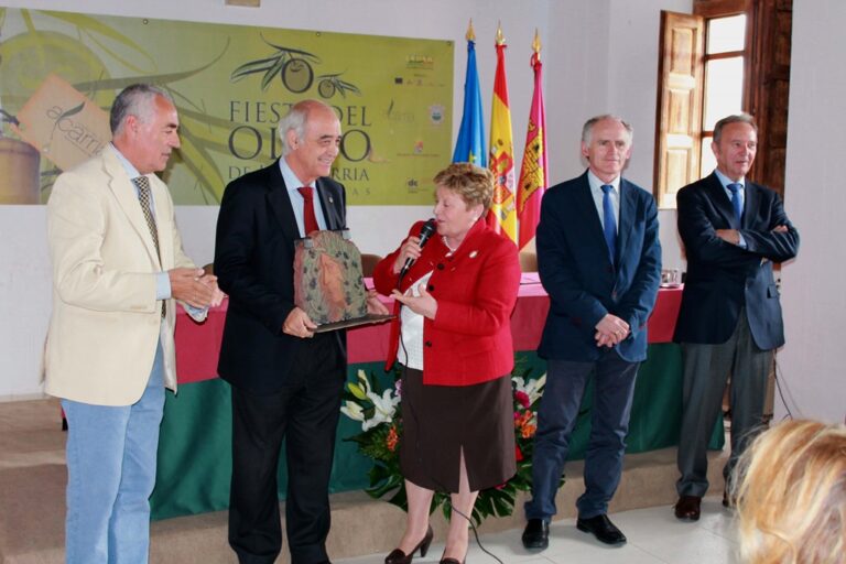 Renovado el acuerdo entre la Fundación “Globalcaja Cuenca” y el Ayuntamiento de Valdeolivas