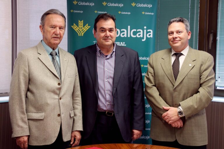 Globalcaja renueva su compromiso con el Globalcaja-Balonmano Ciudad Encantada