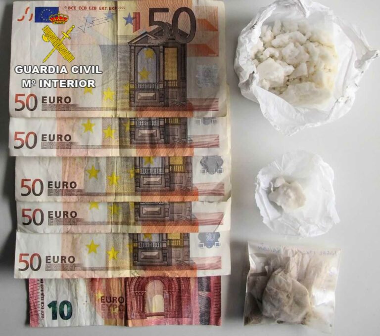La Guardia Civil detiene a tres personas por tráfico de drogas en Almuradiel, Manzanares y Argamasilla de Alba