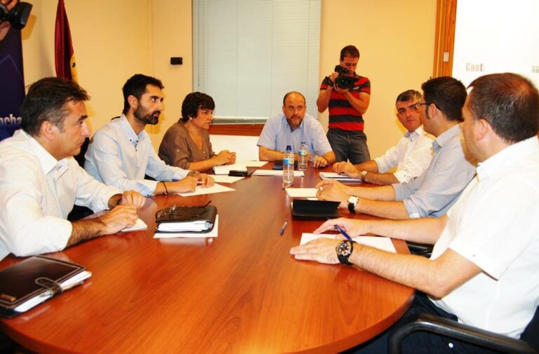 El Gobierno regional propondrá un plan específico de desarrollo económico para la comarca de Villar de Cañas