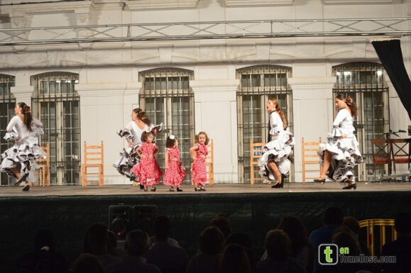 La Plaza de España acoge el segundo espectáculo de baile y cante flamenco