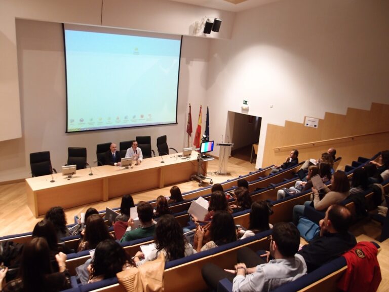 Ginecólogos del Hospital de Ciudad Real forman a residentes de Madrid y Castilla-La Mancha en cirugía laparoscópica