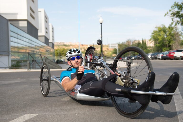 Un ingresado en el Hospital Nacional de Parapléjicos participa en su tercera prueba de handbike