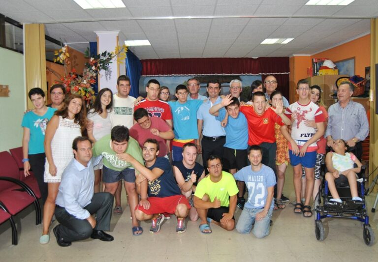 ASPRONA y el alcalde de Albacete destacan “el gran corazón” de la Fundación Globalcaja Albacete en los campamentos urbanos