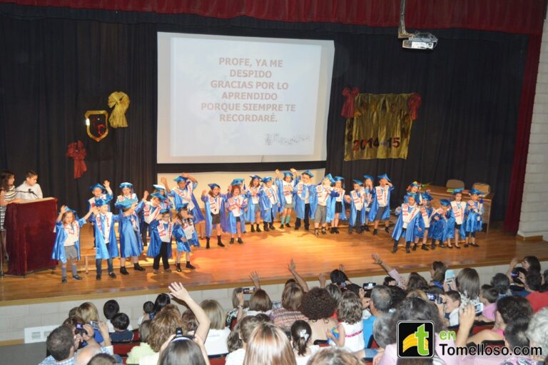 El CEIP Carmelo Cortés de Tomelloso celebró la Graduación 2015