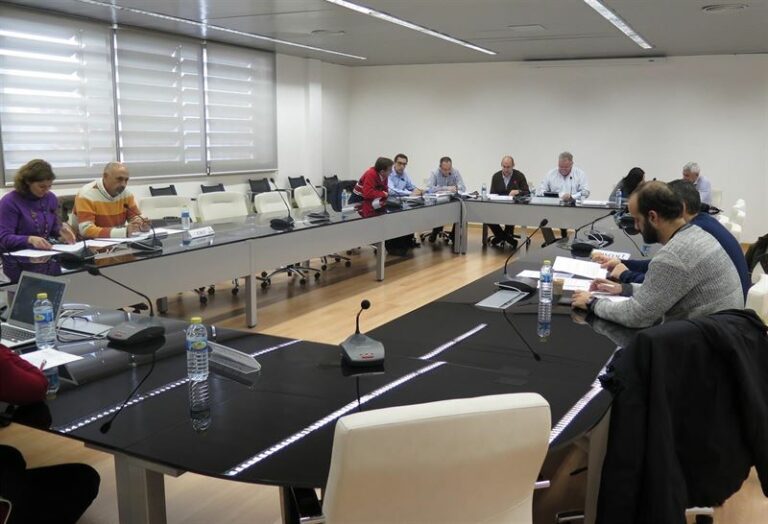 Junta y sindicatos aprueban la nueva orden de horarios del personal funcionario para adaptarla a la jornada de 35 horas