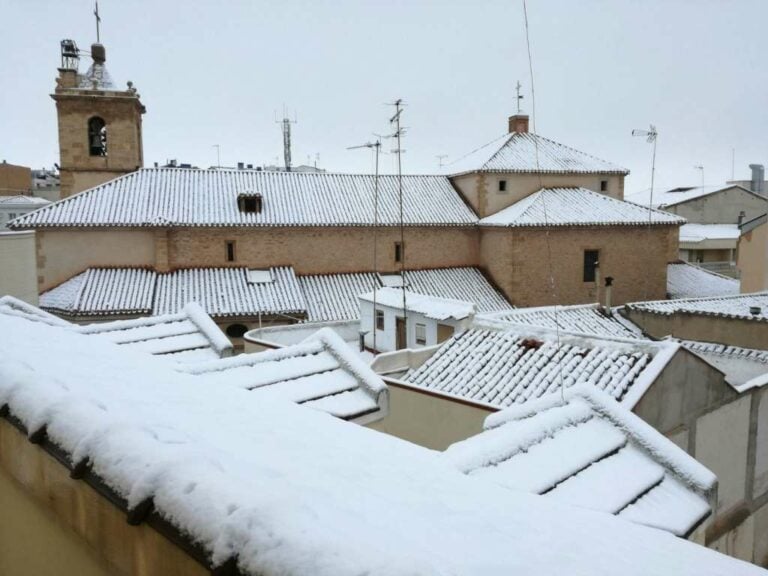 [FOTOS ?] Tomelloso amanece cubierto de nieve