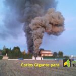 Aparatoso incendio sin consecuencias personales en un chalet de CODETOSA en Tomelloso