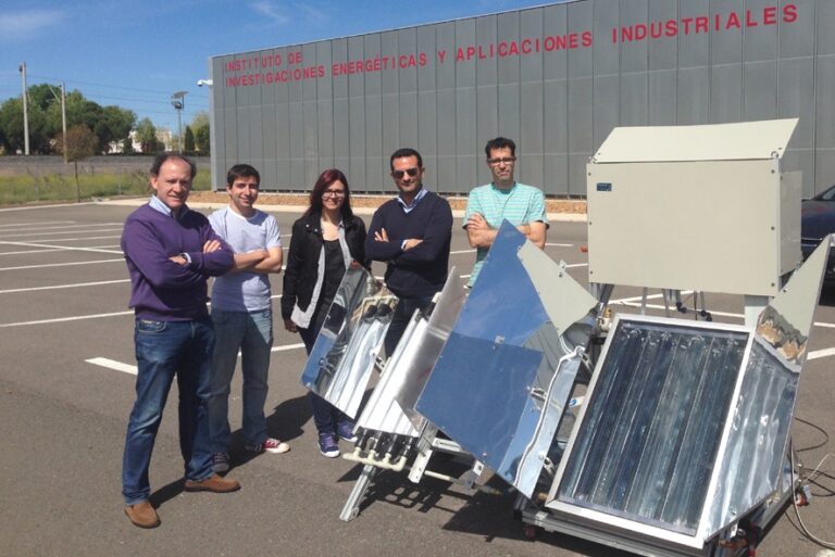 El grupo IMAES diseña un prototipo solar para potabilizar agua en países en vías de desarrollo
