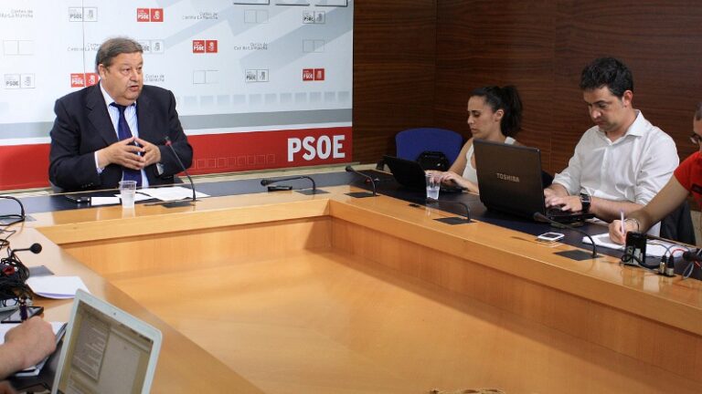Vaquero: ”Cospedal prepara otro atraco electoral”