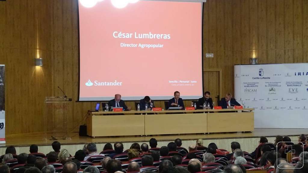 Banco Santander y Banco Popular presentan su campaña conjunta de la PAC 2018 en el IRIAF de Tomelloso