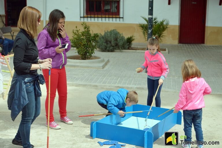 De la mano de Mondema Artesanos, los juegos tradicionales tienen sitio en la Romería de Tomelloso