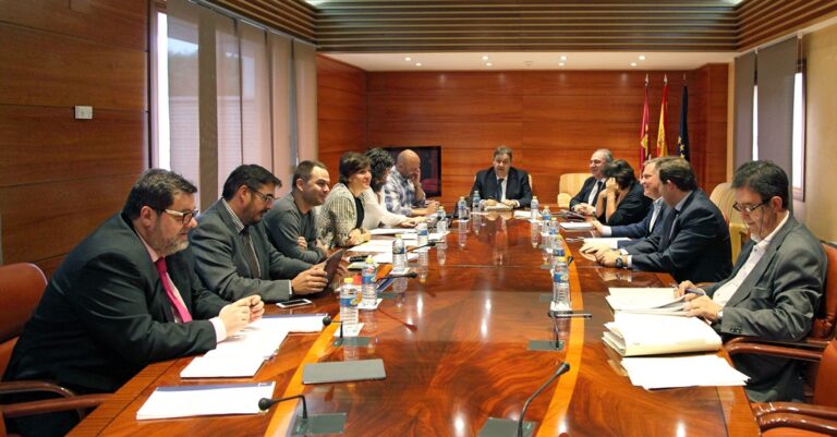 La Elección del tercer senador y el inicio del curso escolar, a debate en el pleno del 15 de Octubre