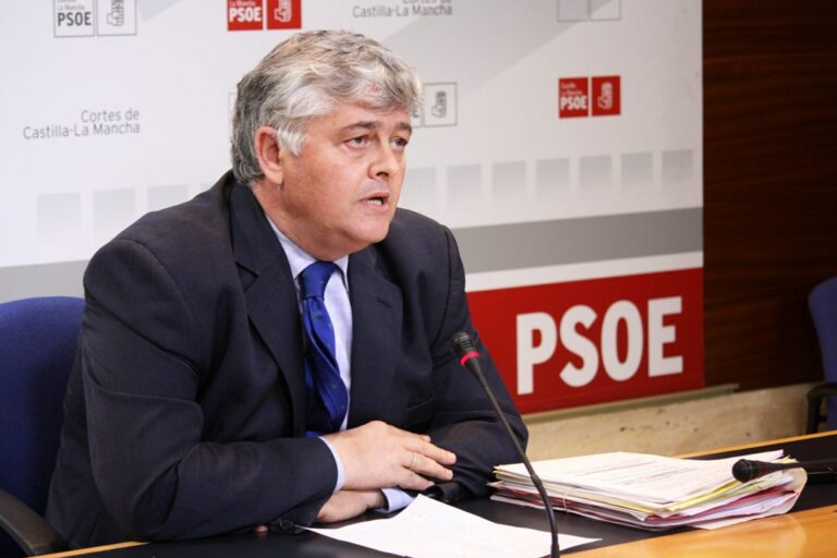 El PSOE exige el cese de dos directores generales de la Junta