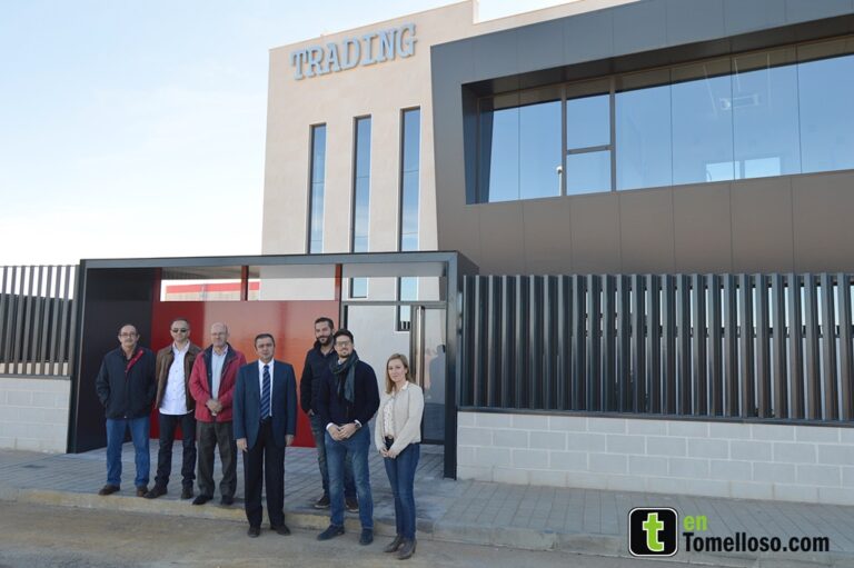 El candidato del PP al Congreso, José Alberto Martín Toledano, visita Argamasilla de Alba