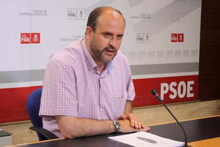 El PSOE vuelve a solicitar la comparecencia de Cospedal en las Cortes