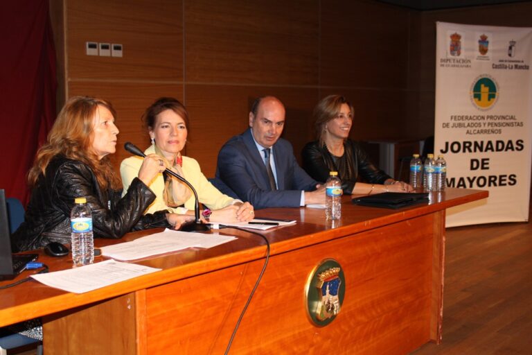 El Gobierno regional ofrecerá en 2016 más de 120.000 plazas en actividades de envejecimiento activo para mayores