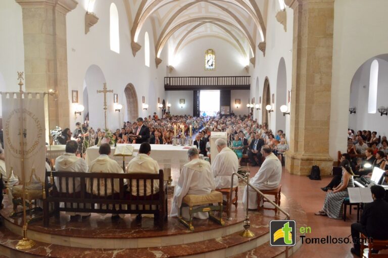 La parroquia de la Asunción de Tomelloso se quedó pequeña en la Función en honor a la Virgen de las Viñas