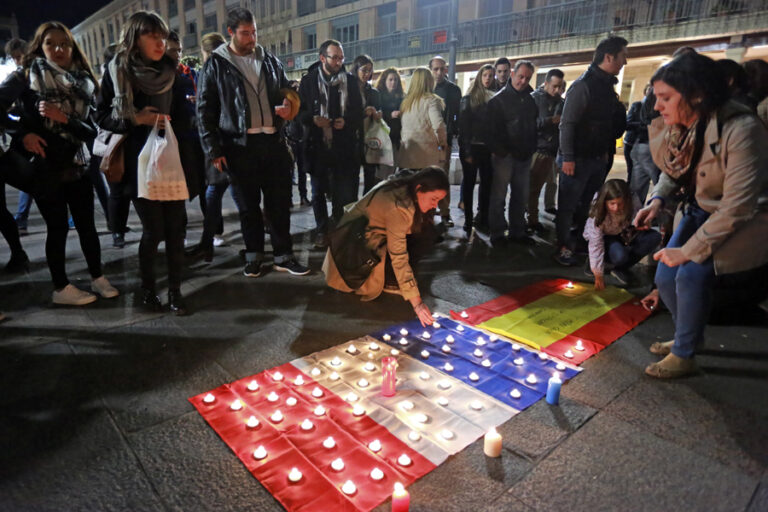 Más de 250 personas secundan en Ciudad Real la concentración convocada por estudiantes franceses de la ciudad