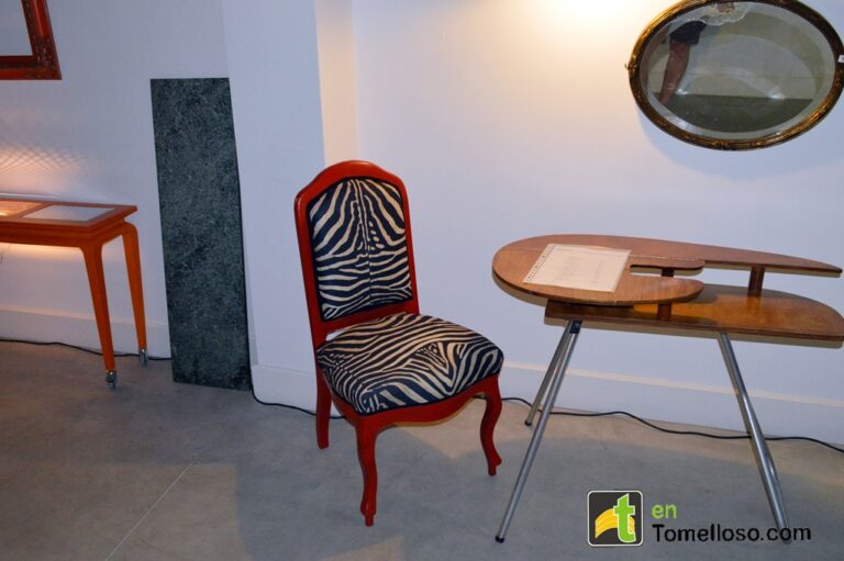 “Muebles”: arte y decoración en la sala CICATO de Tomelloso